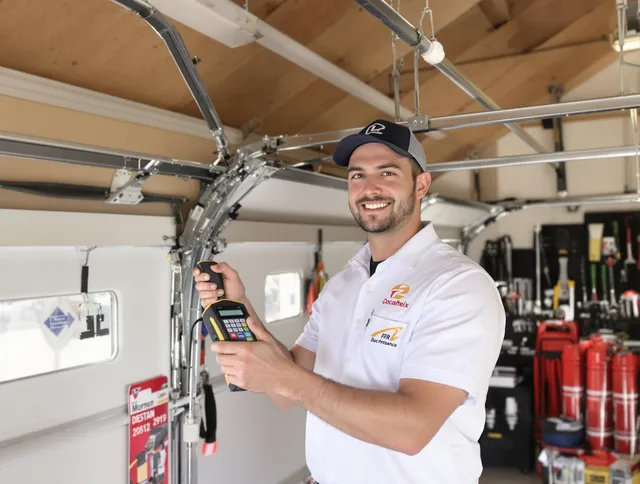Country Club Garage Door Repair local technician providing expert garage door repair in Country Club neighborhood